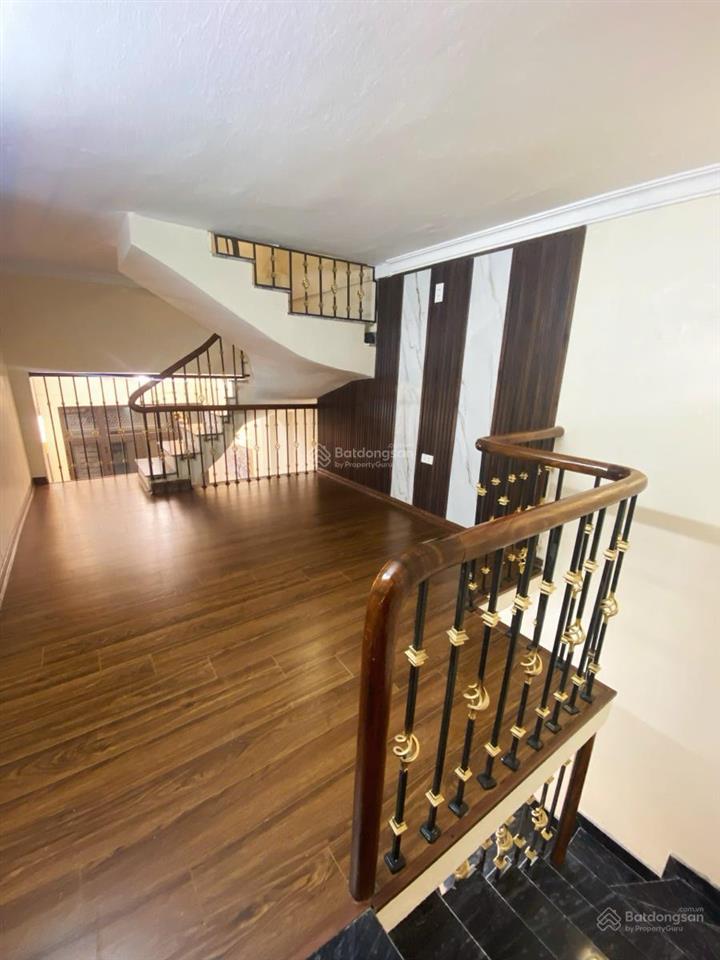 Siêu phẩm khương trung, thiết kế thông tầng, mở cửa ra sáng nhất phố, ô tô chạy qua nhà, dt 40m