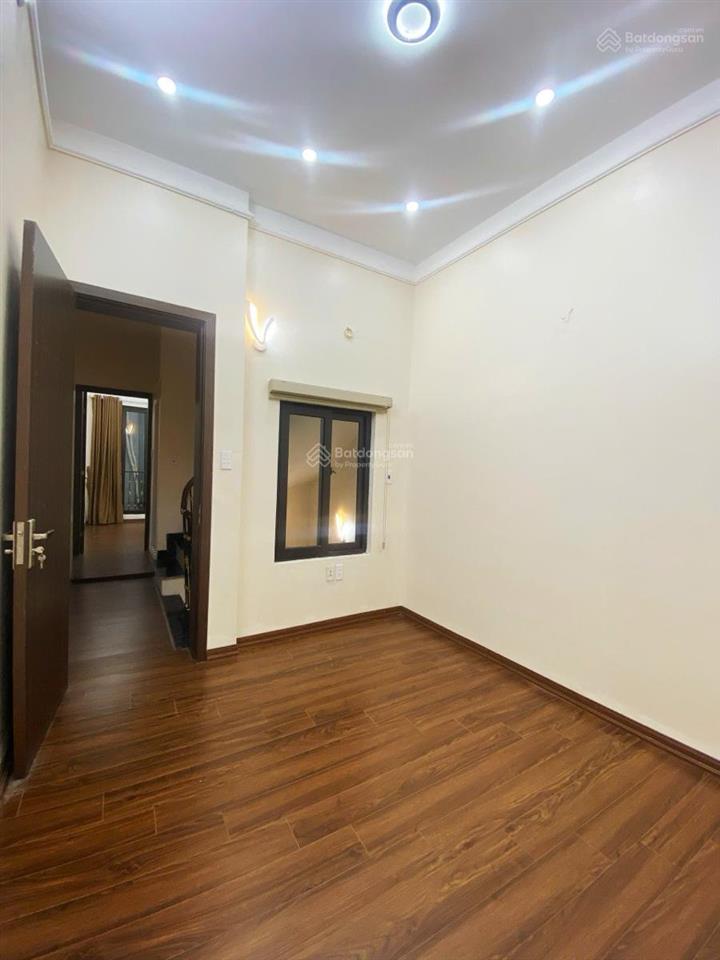 Siêu phẩm khương trung, thiết kế thông tầng, mở cửa ra sáng nhất phố, ô tô chạy qua nhà, dt 40m