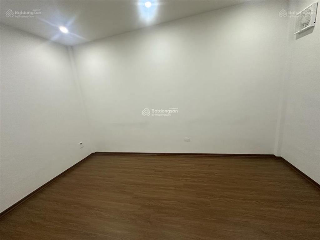 Nhà đẹp, phân lô tô vĩnh diện, không qh đi bộ ra ô tô, gần mặt phố, ngõ nông, 2 thoáng, sđcc
