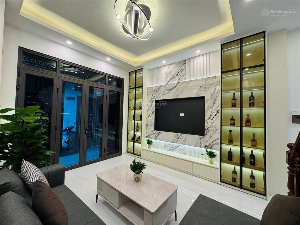 Giá tốt khu vực! nhà hoàng văn thái 38m2 x 5t | ngõ thông| trước nhà rộng 2,5m| sđcc | không qh