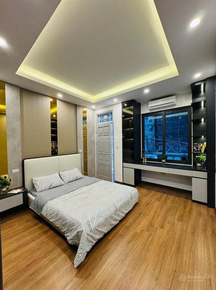 Giá tốt khu vực! nhà hoàng văn thái 38m2 x 5t | ngõ thông| trước nhà rộng 2,5m| sđcc | không qh