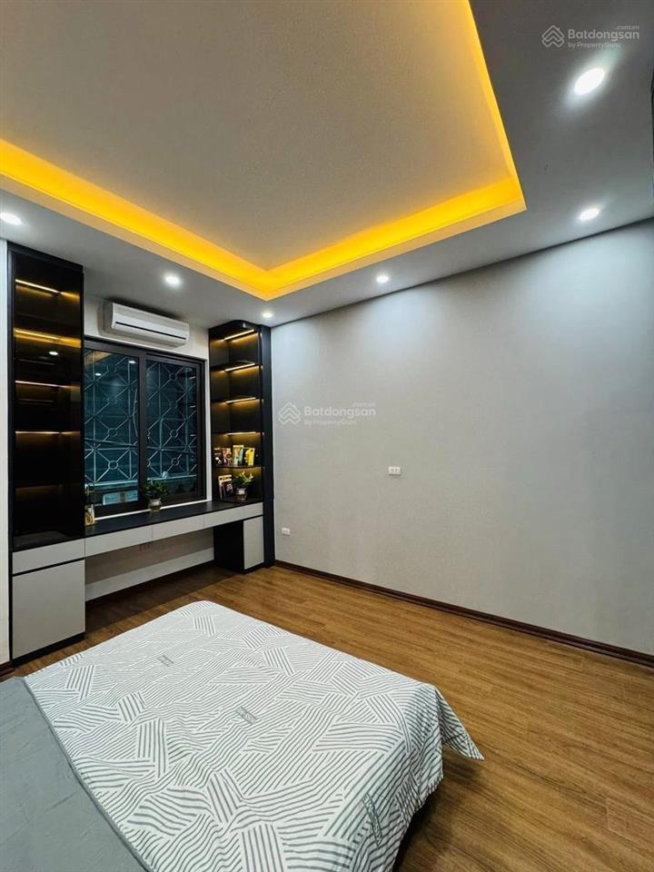Giá tốt khu vực! nhà hoàng văn thái 38m2 x 5t | ngõ thông| trước nhà rộng 2,5m| sđcc | không qh