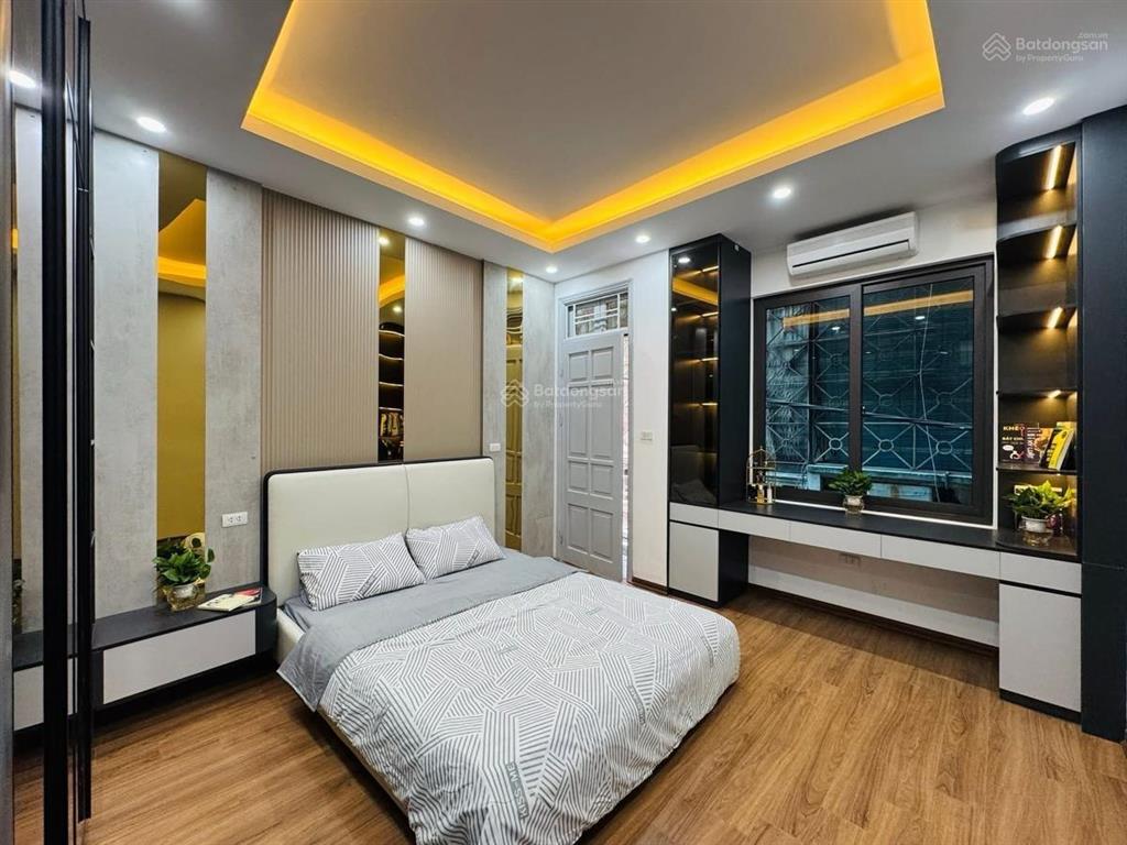 Giá tốt khu vực! nhà hoàng văn thái 38m2 x 5t | ngõ thông| trước nhà rộng 2,5m| sđcc | không qh