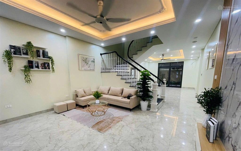 Giảm sâu! phân lô lê trọng tấn, không qh, 2 nhà ra ô tô tránh, căn góc, 2 thoáng,gần ngã tư sở,sđcc