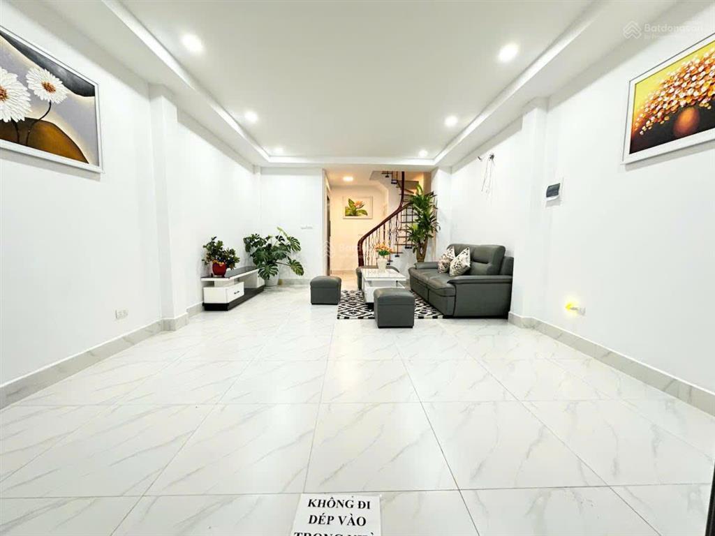 Giảm chào 800tr, nhà kim giang, kđt đại kim ngõ thông, ba gác, gần ô tô, view sân vườn, sđcc, ko qh
