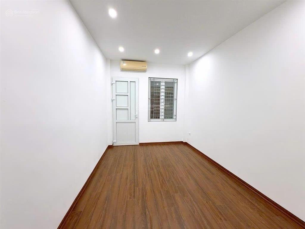 Hiếm! nhà hoàng đạo thành, ngõ thông, ô tô đỗ cửa, 38m² x 5t full nội thất, sđcc, ko quy hoạch