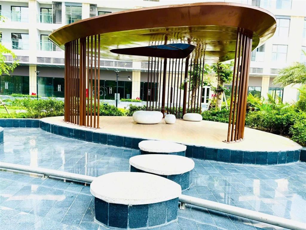 Cam kết hàng thật ! căn 1+ khu 5* the beverly full nội thất, tầng trung view nội khu hồ bơi đẹp