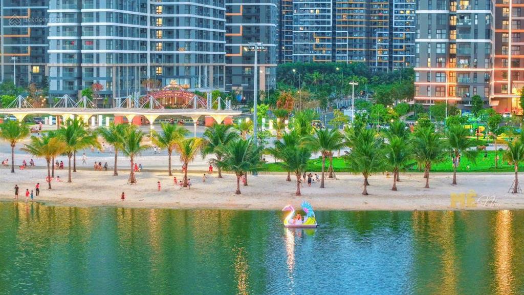 Cam kết hàng thật ! căn 1+ khu 5* the beverly full nội thất, tầng trung view nội khu hồ bơi đẹp