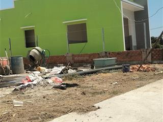 Nhà mới xây gần chợ trường học cách huyện lộ vài chục m gần khu du lịch biển