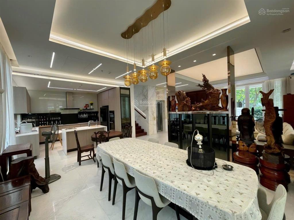 Villa sala căn góc  full nội thất  365m2  đã có sổ