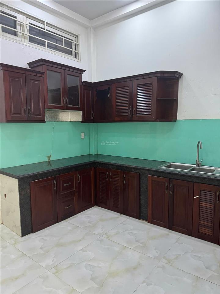 Nhà 1 trệt 3 lầu có 4pn, 3 wc huỳnh bá chánh cho thuê giá 8,5 triệu/ tháng