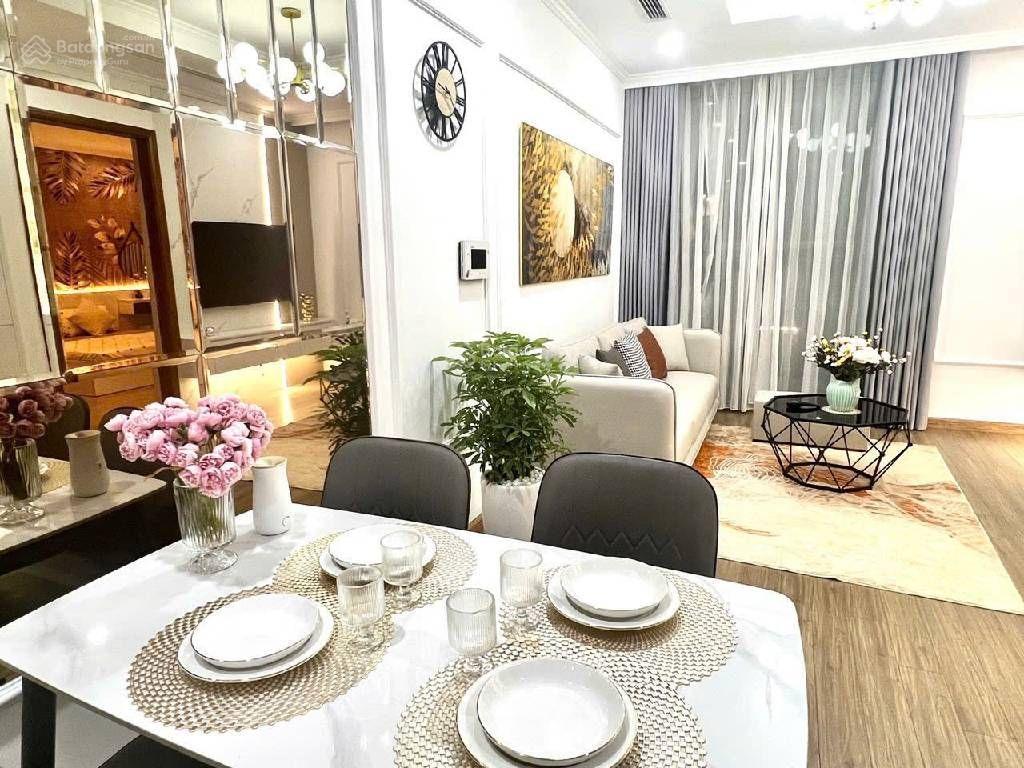 Bán căn hộ tòa 4f vũ phạm hàm, trung yên, 60m2, 5 tỷ, 2 ngủ, 2 vs, sổ đỏ cc, full nội thất mới đẹp.