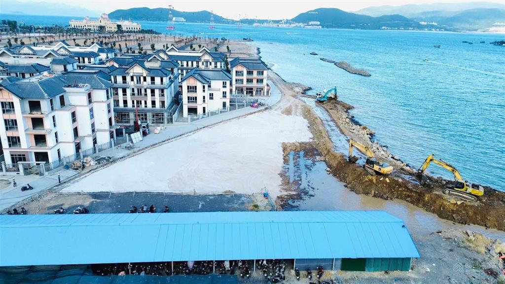 Bán căn ngọc trai 8a (nt8a)  mặt sau view công viên đường 21.25m view khu biệt thự an viên