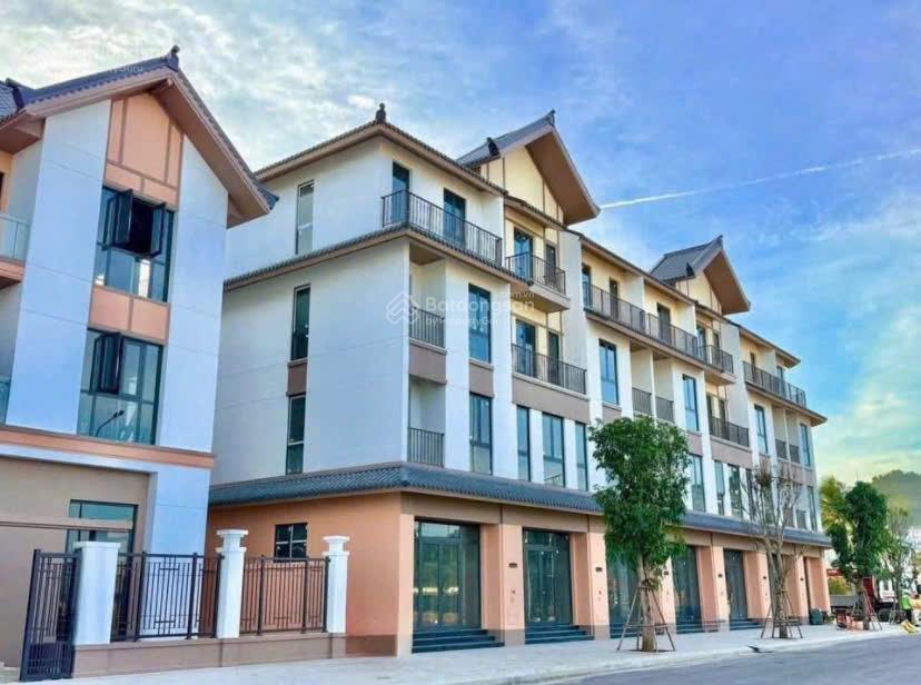 Bán căn ngọc trai 8a (nt8a)  mặt sau view công viên đường 21.25m view khu biệt thự an viên