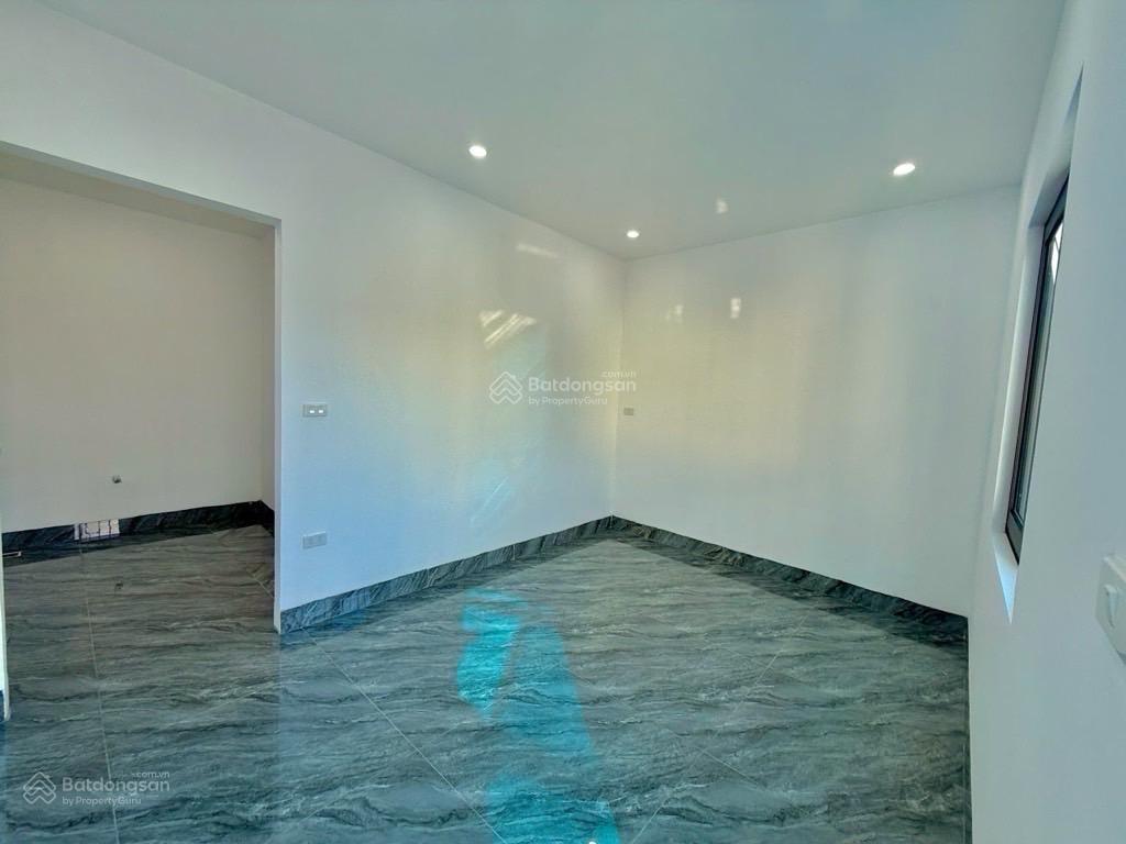 Bán nhà bằng liệt dt 50m2 x5t,ngõ oto tránh,thang máy,kinh doanh,giá 11.2 tỷ ,sđcc