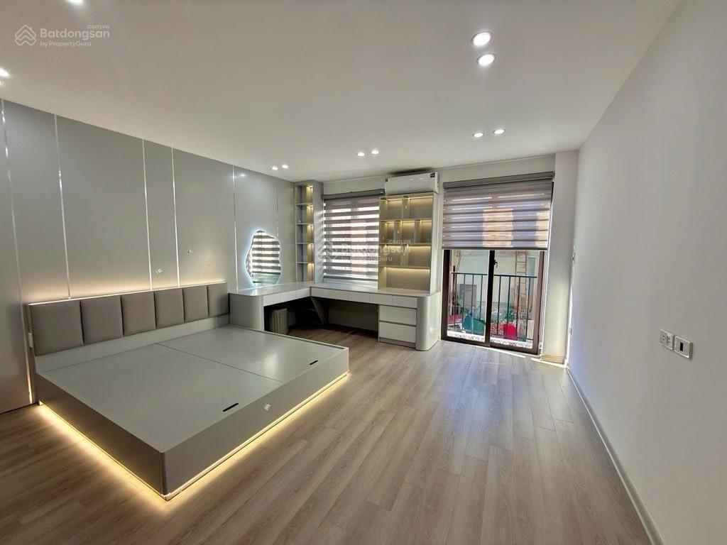 Bán nhà bằng liệt dt 50m2 x5t,ngõ oto tránh,thang máy,kinh doanh,giá 11.2 tỷ ,sđcc