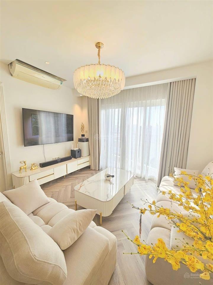 Bán nhà việt hưng  gần 70m2  8.xtỷ  camry đỗ tận cửa