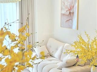 Bán nhà việt hưng  gần 70m2  8.xtỷ  camry đỗ tận cửa