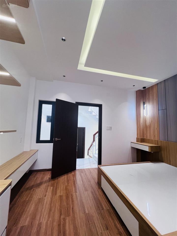 Ngay hương lộ 2  dtsd hơn 200m2  phù hợp cả đại gia đình