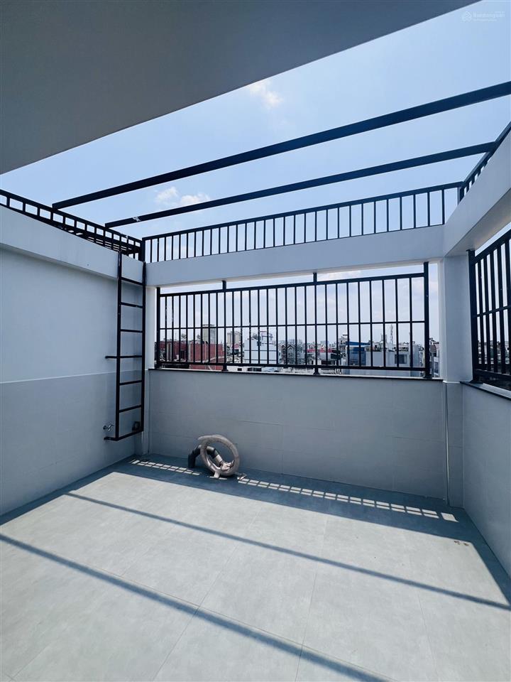 Ngay hương lộ 2  dtsd hơn 200m2  phù hợp cả đại gia đình