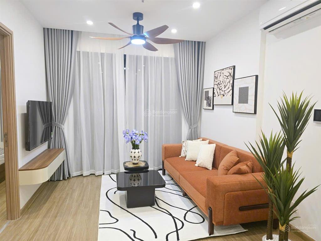 Chính chủ gửi bán căn 2pn + 1 63m2, giá 4.9tỷ full nội thất, hướng đông bắc,  0971 034 ***