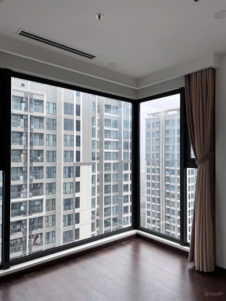 Bán gấp căn 2pn + , diện tích 63m2, 5.5 tỷ , masteri west heights (nhà mới 100%)