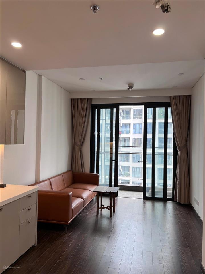 Bán gấp căn 2pn + , diện tích 63m2, 5.5 tỷ , masteri west heights (nhà mới 100%)