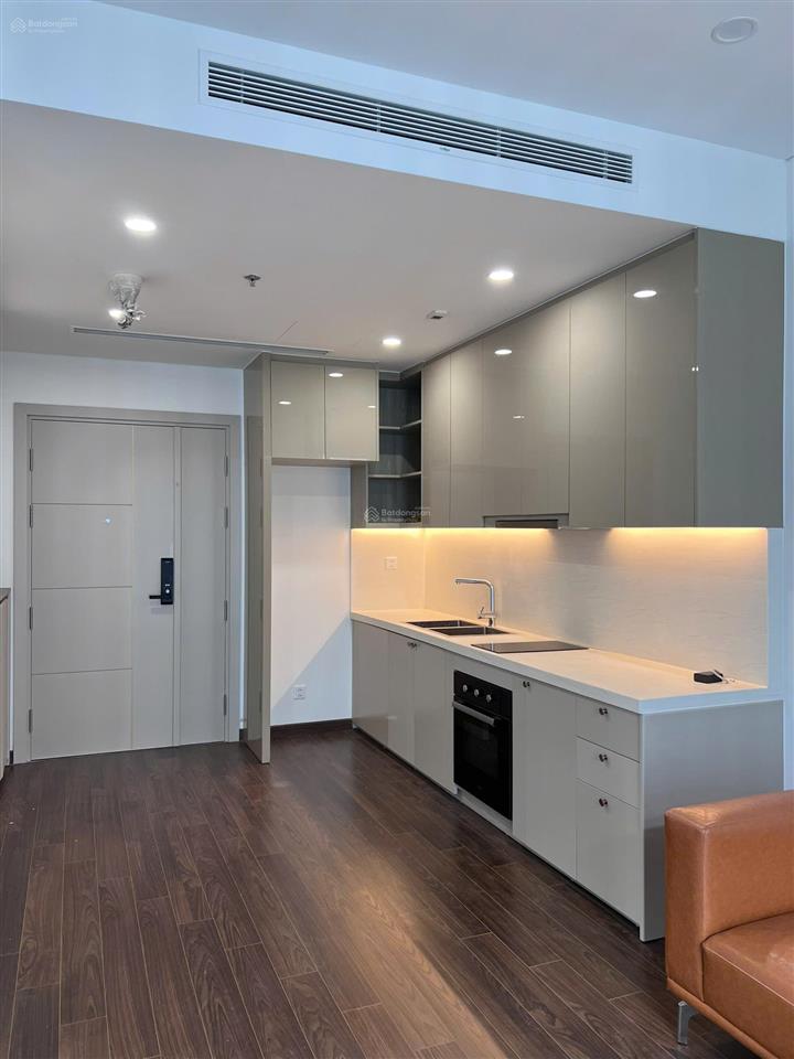 Bán gấp căn 2pn + , diện tích 63m2, 5.5 tỷ , masteri west heights (nhà mới 100%)