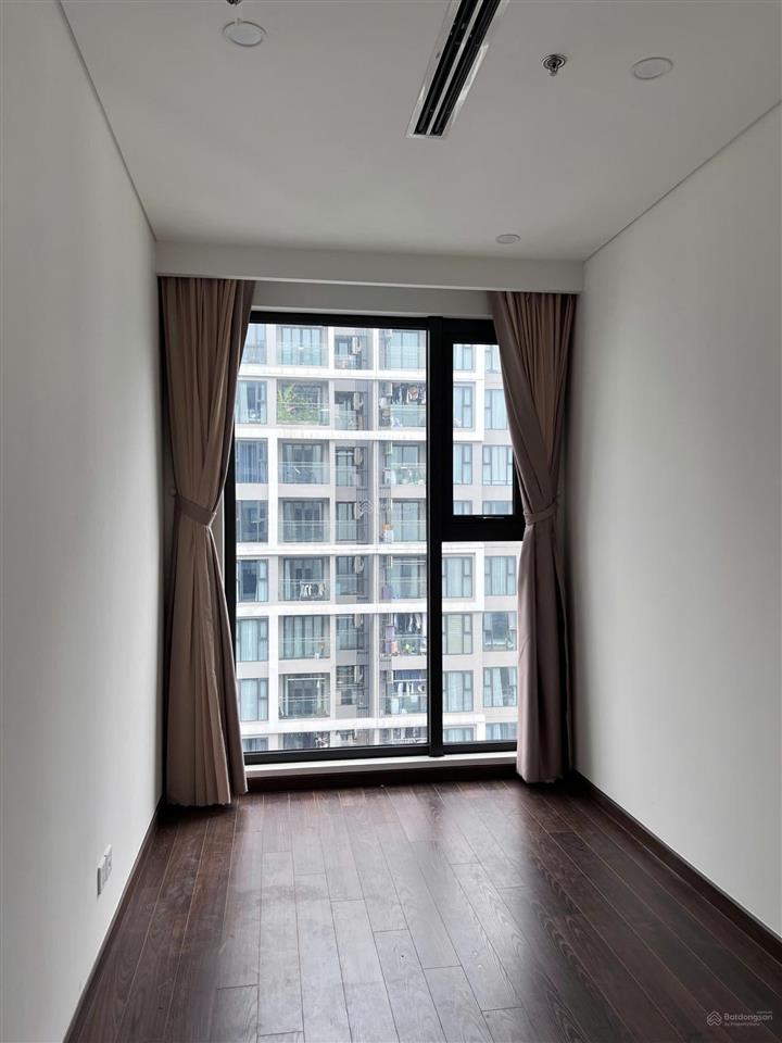 Bán gấp căn 2pn + , diện tích 63m2, 5.5 tỷ , masteri west heights (nhà mới 100%)
