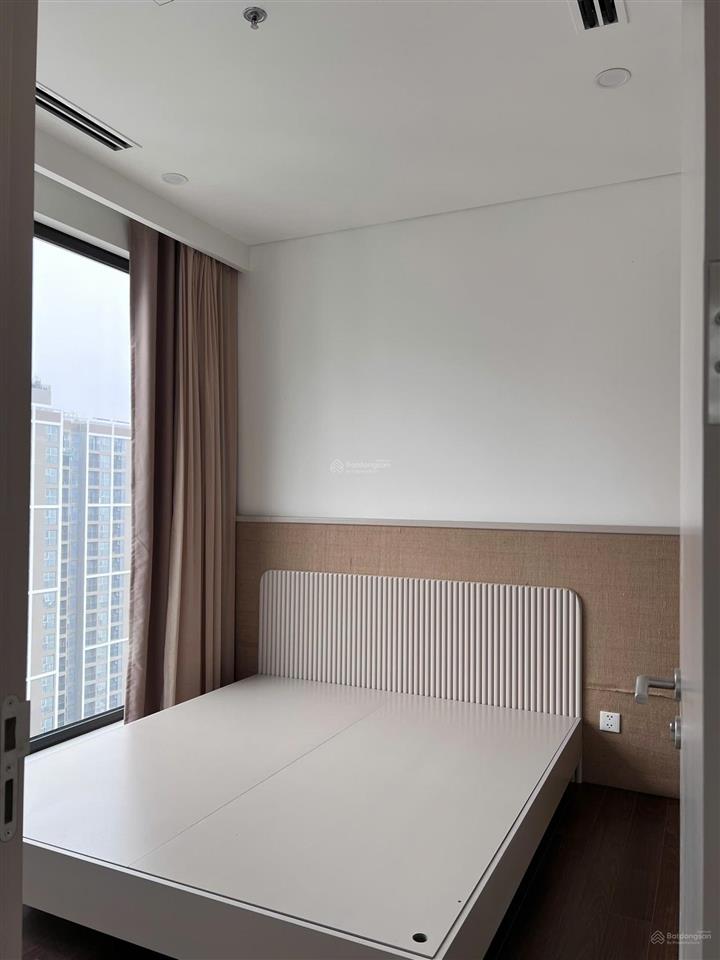 Bán gấp căn 2pn + , diện tích 63m2, 5.5 tỷ , masteri west heights (nhà mới 100%)