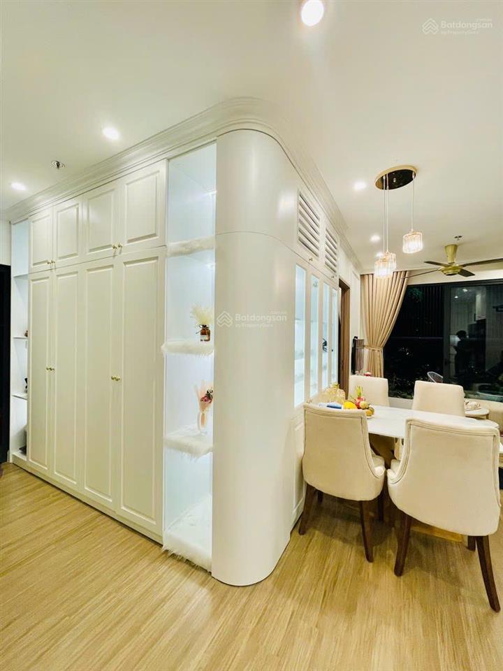 Chính chủ bán nhanh căn 2n  2vs 55m2, 3,9 tỷ đầy đủ nội thất đẹp tại vinhomes smart city
