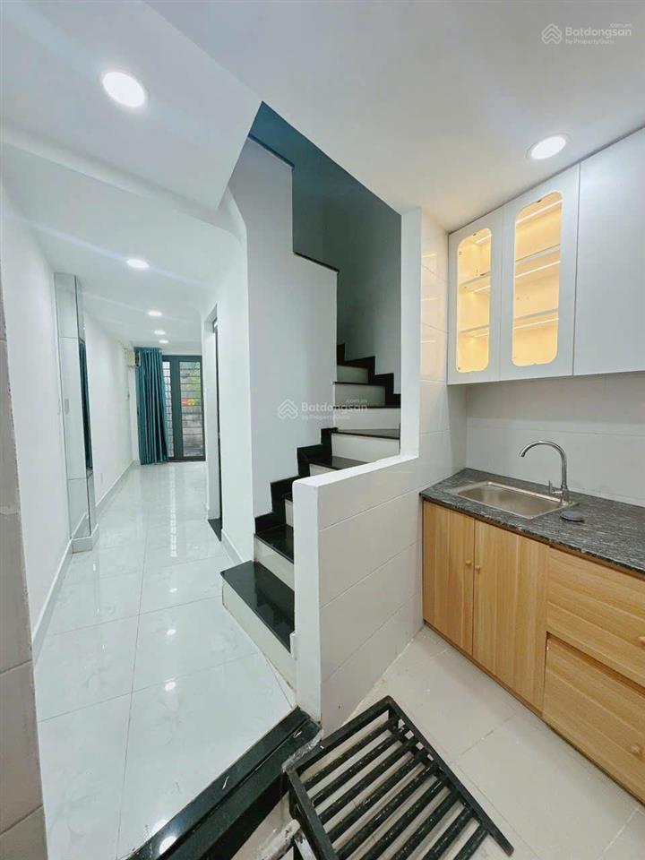 Hàng mới đầu năm 2026. nhà 40m2 lê văn sỹ, phú nhuận gần nhà thờ 3 chuông. xây 3 tầng, bán 2 tỷ 550