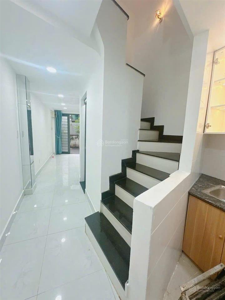 Hàng mới đầu năm 2026. nhà 40m2 lê văn sỹ, phú nhuận gần nhà thờ 3 chuông. xây 3 tầng, bán 2 tỷ 550