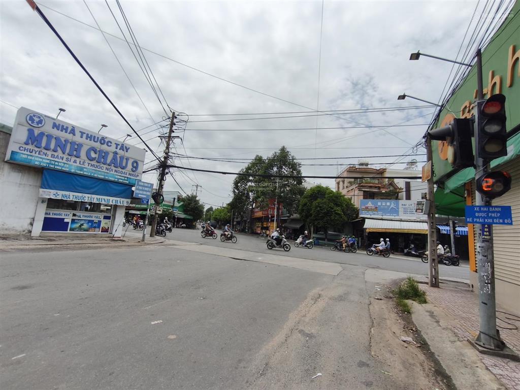 Bán hơn 400 m2 đường n2, kinh doanh sầm uất, thu nhập mỗi tháng ổn định 200300,  ngay