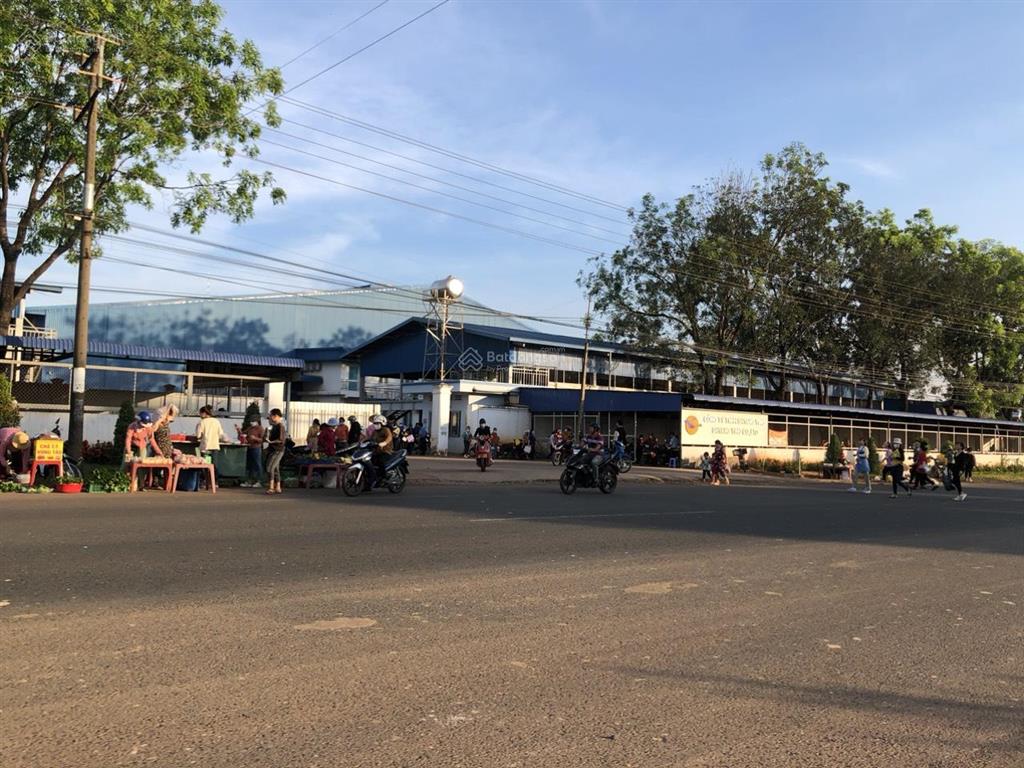 Đất ngộp 2150m2 (35x63) shr, đường 12m, kế kcn, dân hiện hữu, sát chợ, uỷ ban xã giá 350tr