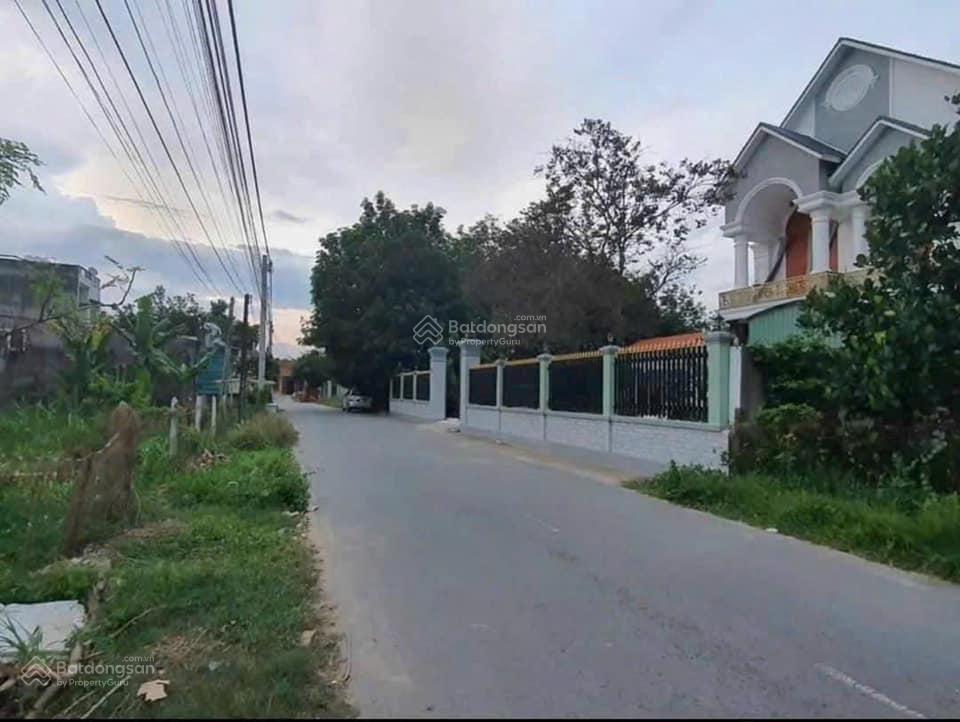 Đất ngộp 2150m2 (35x63) shr, đường 12m, kế kcn, dân hiện hữu, sát chợ, uỷ ban xã giá 350tr