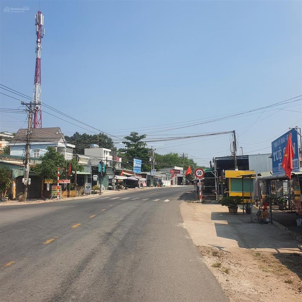 Đất ngộp 18x40=720m2 sổ riêng thổ cư sát chợ, đường nhựa 12m giá 660tr