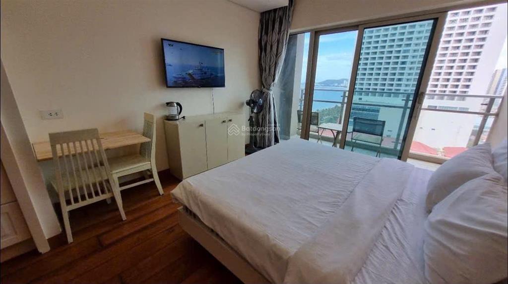 Chỉ 2ty1 bán nhanh căn studio view biển có sổ, tầng 11, đông nam  20 trần phú