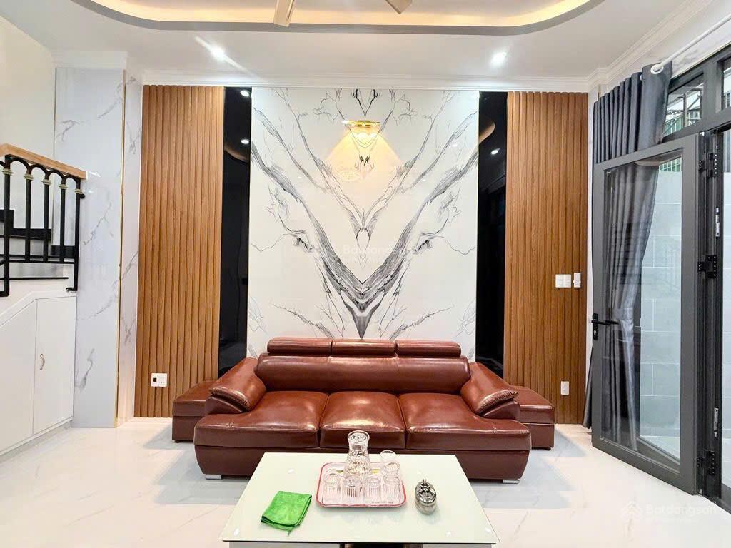 Nhà gò vấp giáp ranh pn  hẻm xe hơi 7 chỗ  50m2 (3.5x15)  4 tầng  nhà mới dọn vào ở ngay