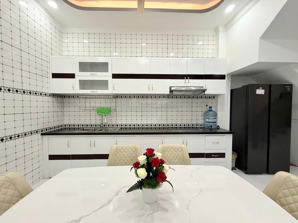 Nhà gò vấp giáp ranh pn  hẻm xe hơi 7 chỗ  50m2 (3.5x15)  4 tầng  nhà mới dọn vào ở ngay