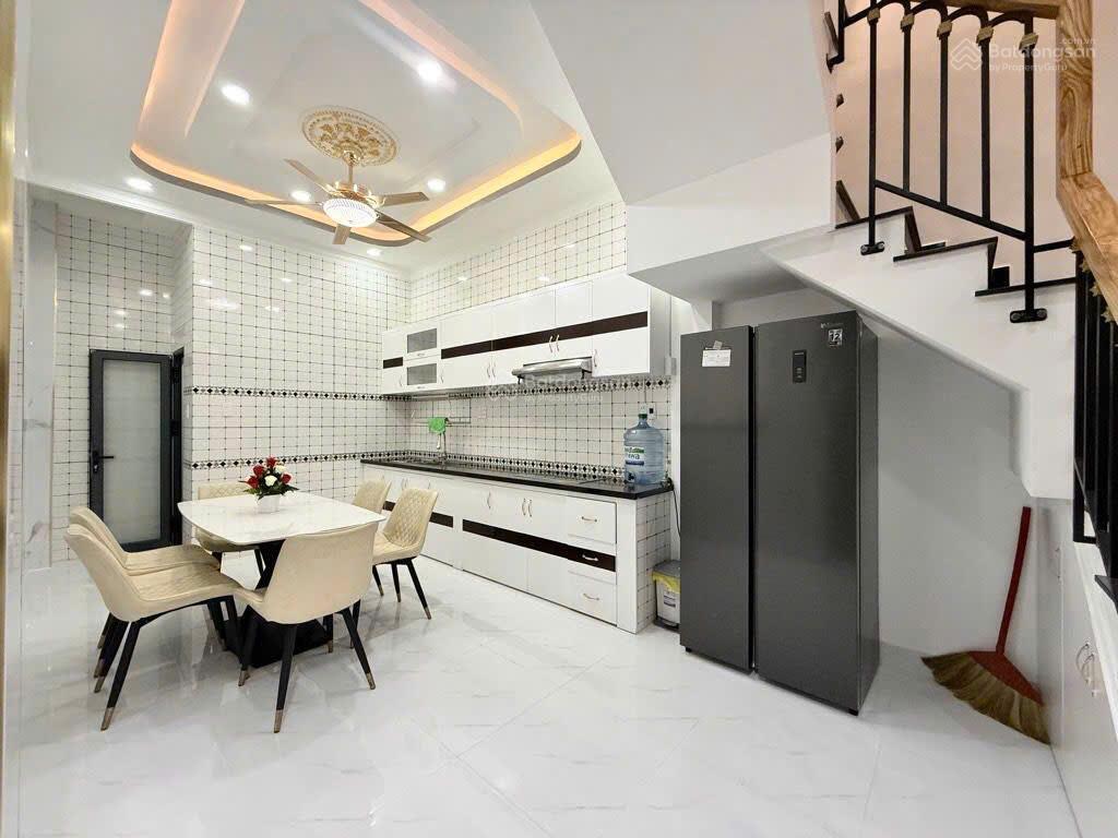 Nhà gò vấp giáp ranh pn  hẻm xe hơi 7 chỗ  50m2 (3.5x15)  4 tầng  nhà mới dọn vào ở ngay