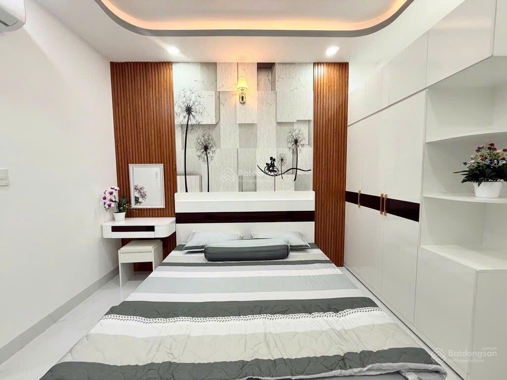 Nhà gò vấp giáp ranh pn  hẻm xe hơi 7 chỗ  50m2 (3.5x15)  4 tầng  nhà mới dọn vào ở ngay