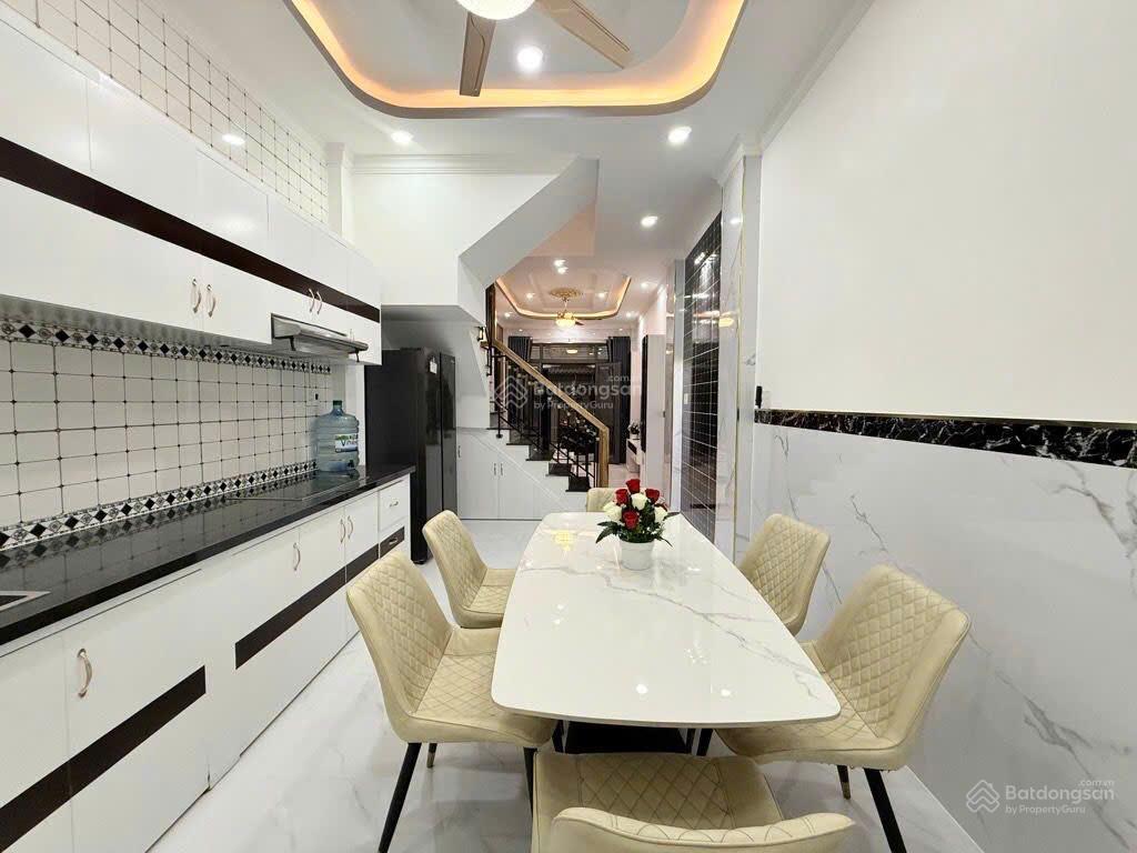 Nhà gò vấp giáp ranh pn  hẻm xe hơi 7 chỗ  50m2 (3.5x15)  4 tầng  nhà mới dọn vào ở ngay