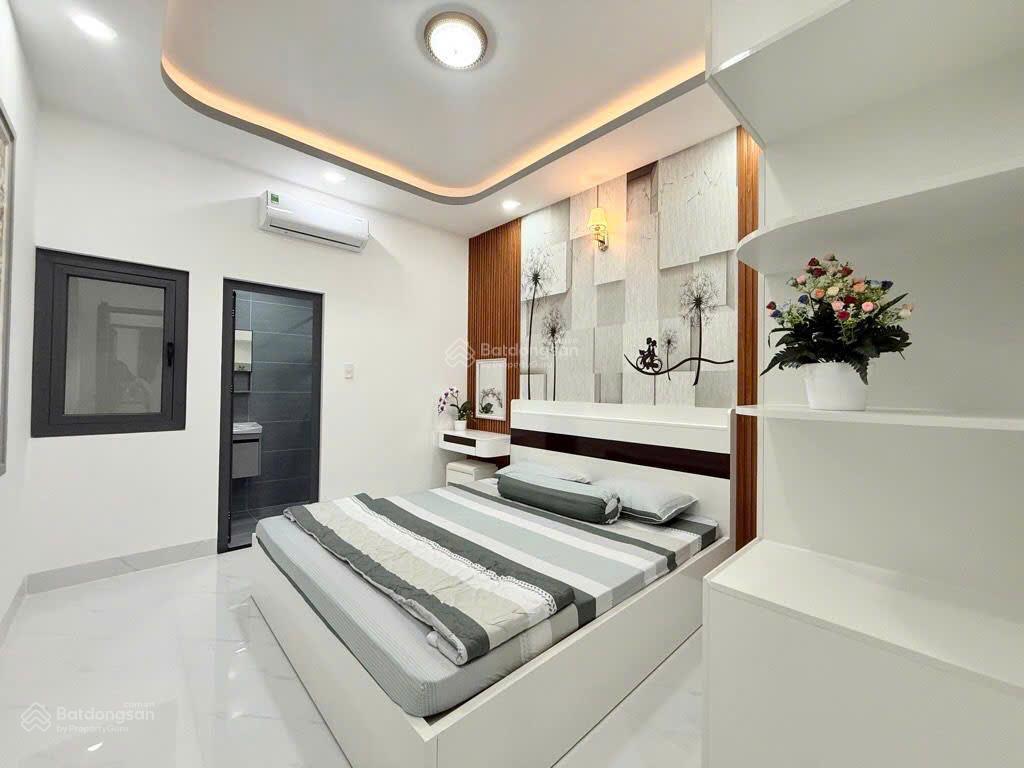 Nhà gò vấp giáp ranh pn  hẻm xe hơi 7 chỗ  50m2 (3.5x15)  4 tầng  nhà mới dọn vào ở ngay