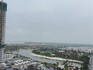 (chính chủ) cần bán hoa hậu 2pn+1 tầng 18 căn góc đối diện vincom