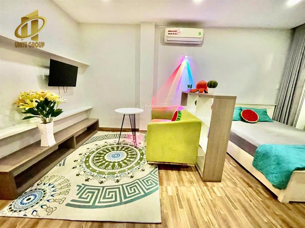 Cho thuê căn hộ ban công, q4, đường bến vân đồn, gần cầu calmette, cầu khánh hội, chợ xóm chiếu