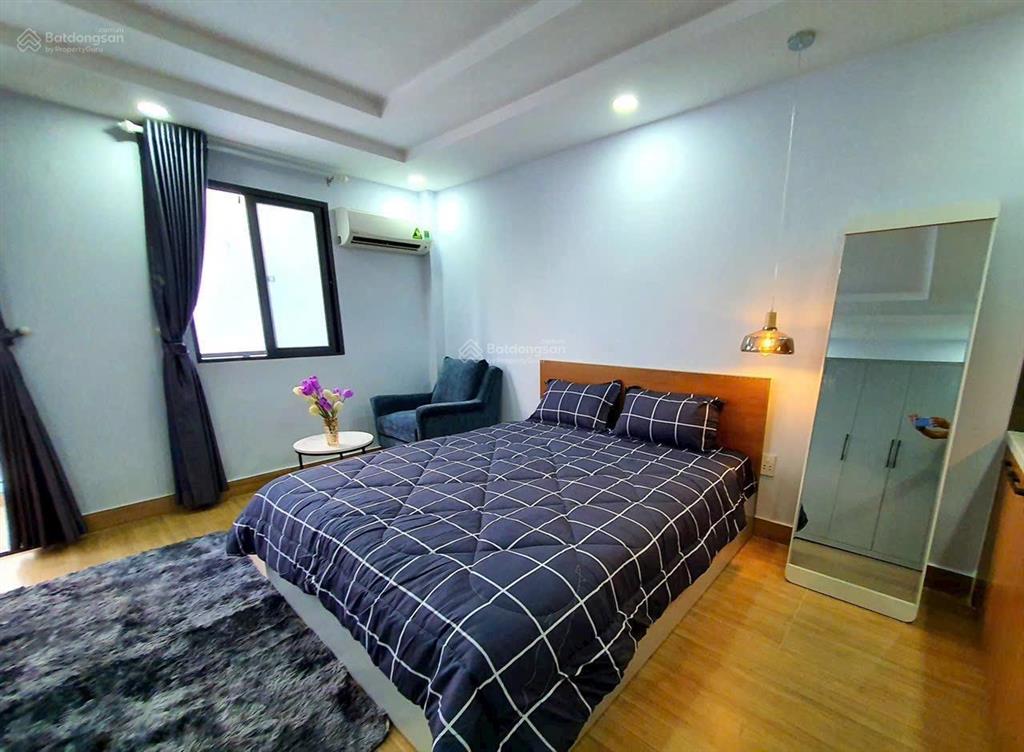 Cho thuê căn hộ ban công, q1, đường nguyễn thái bình, gần chợ bến thành, cầu calmette, công viên