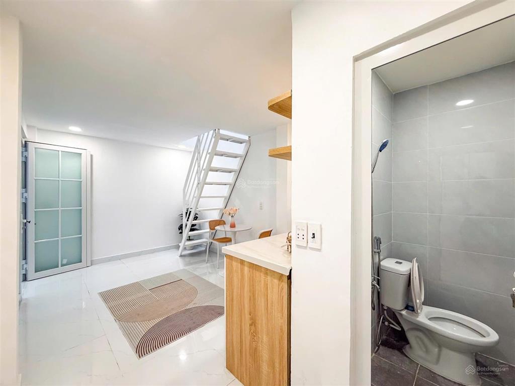 Cho thuê căn hộ duplex, 2pn ban công, q4, đường tôn thất thuyết, gần cầu kênh tẻ, chợ 200