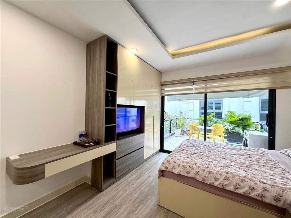 Cho thuê căn hộ ban công, q1, đường trần đình xu, gần cầu nguyễn văn cừ, công viên 23/9, đh sài gòn