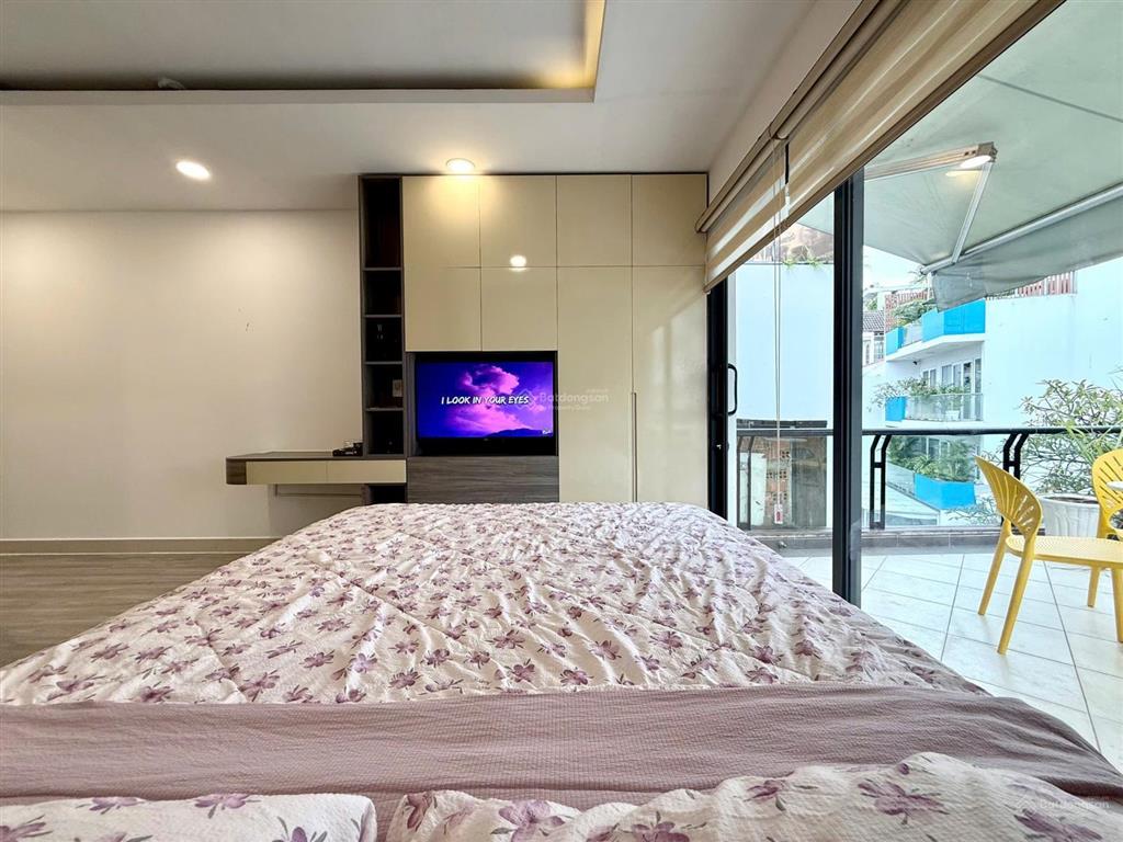 Cho thuê căn hộ ban công, q1, đường trần đình xu, gần cầu nguyễn văn cừ, công viên 23/9, đh sài gòn